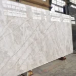 اسلب مرمریت پرشین سیلک را از سنگ نمادین تهیه کنید.