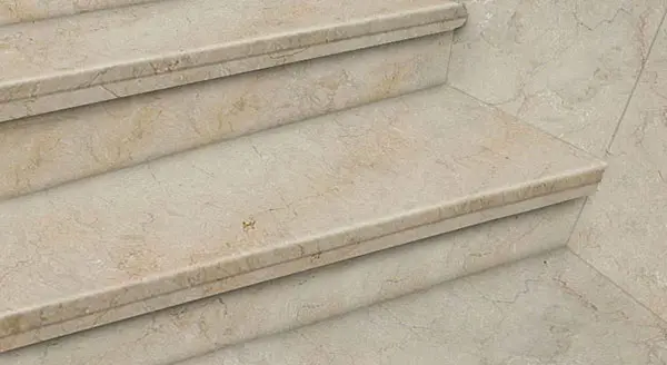 سنگ مرمریت چهرک در راه پله
