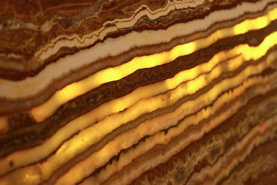 سنگ تراونیکس