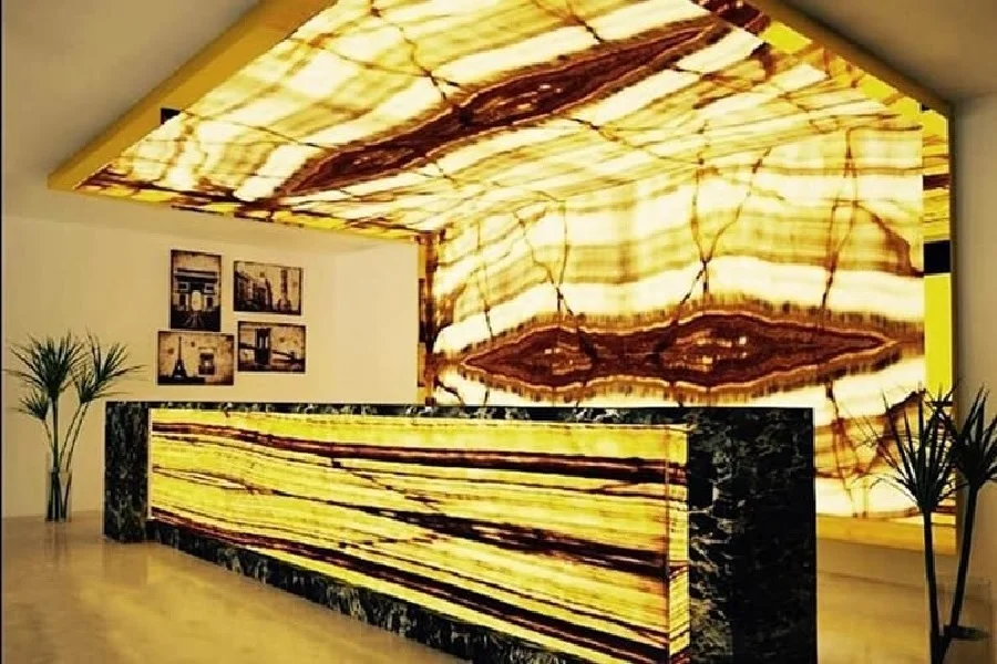 سنگ تراونیکس