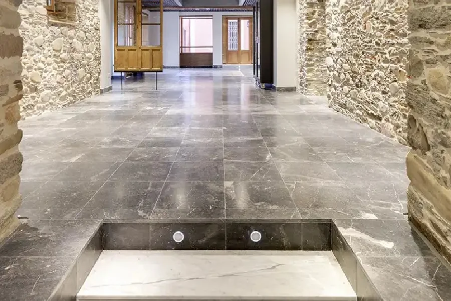 اصلیترین تفاوتهای سنگ لایمستون با مرمریت و مرمر