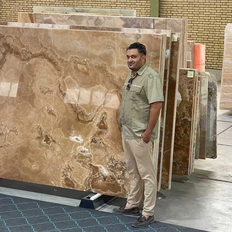 آقای سنمار مدیریت سنگ نمادین