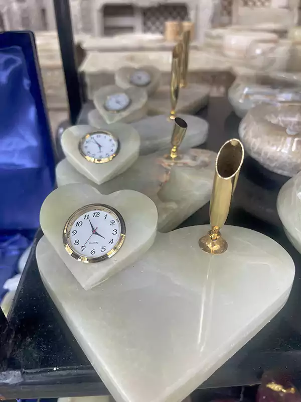 ساعت سنگی طرح قلبی