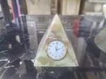 ساعت سنگی هرمی مثلث