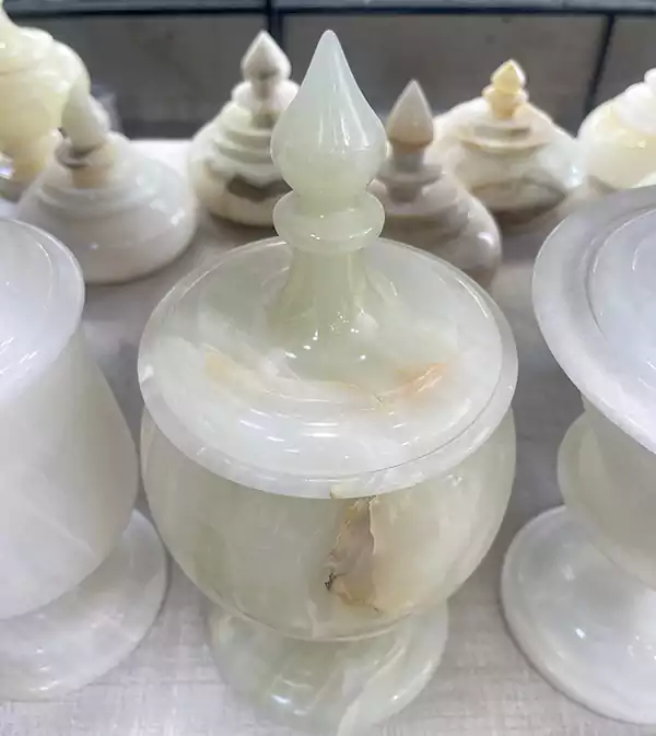 شکلات خوری سنگی